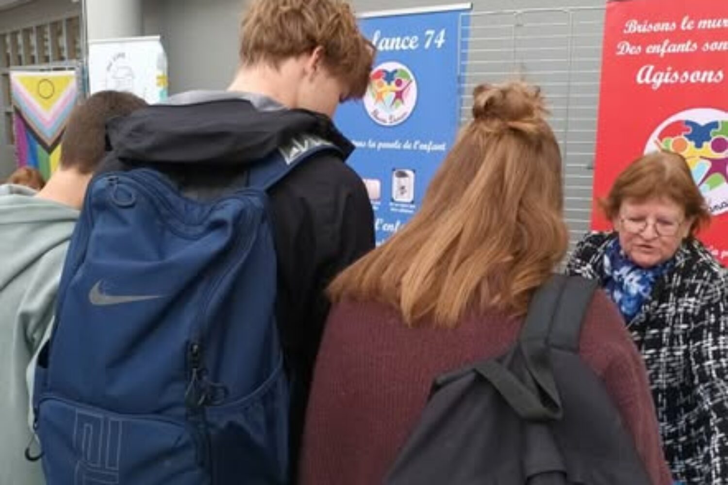 Enfance 74 au forum de la santé du lycée Baudelaire